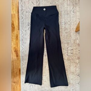 Vuori Chilled Out Bootcut Leggings